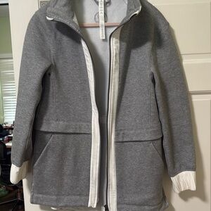 Lululemon full zip fleece jacket. Grey sz 4 Good condition